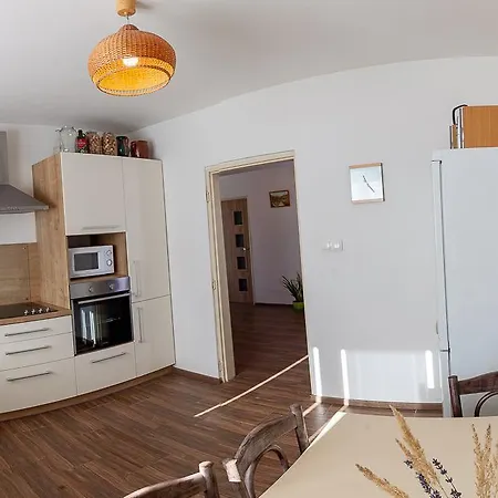 Active Apartment *